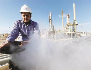 Libyas oil exports plunge as problems escalate