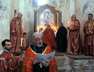 Armenian church on Akdamar Island hosts first baptism in 98 years