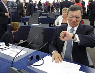 EUs Barroso warns Europe not to derail fragile recovery