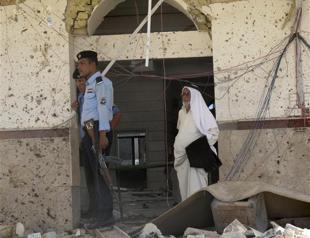Iraq suicide bomber kills 20 in Sunni mosque