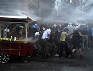 Police seal off Istanbuls Gezi Park ahead of protester couple’s wedding