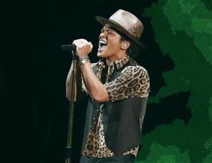 Grammy winner to headline Super Bowl