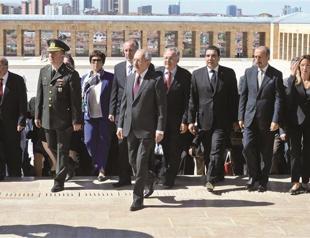 Marking 90th year, main opposition CHP renews democracy vision