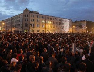 Thousands gather in Moscow as opposition leader demands vote recount