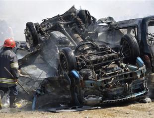 Iraq attacks kill 43 as official escapes assassination