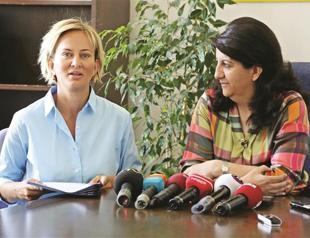 ‘Walking woman’ meets main opposition CHP and BDP