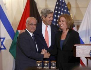 Israelis, Palestinians to strive for deal in nine months