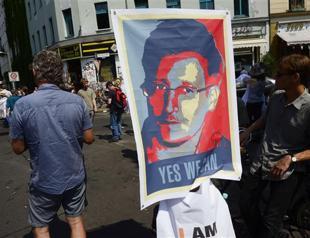 Snowdens father to visit Russia soon: Lawyer