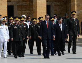 Turkey’s Supreme Military Council members visit Anıtkabir before key meeting