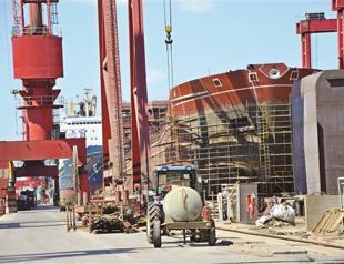 Azeri billionaire buys dock with Turkish firm