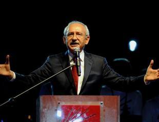 Turkeys main opposition leader stands against war with Syria