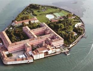 Turkish firm buys island, hotel in Venice