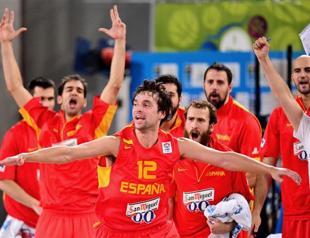 Spain routs Serbia to reach EuroBasket semis