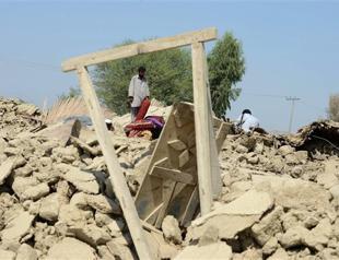 Death toll from earthquake in Pakistan rises to 327