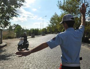 Rapid pizza delivery risks traffic safety, Turkish police say