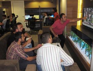 Up to 32 supporters detained for field invasion during Istanbul derby