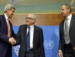 Kerry, Lavrov hope Syria chemical talks will revive peace conference