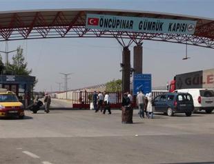 Al-Qaeda group and FSA declare truce as Turkey keeps Syria border gate closed