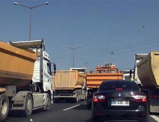 Truck drivers’ protest paralyzing Istanbul traffic