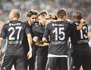 Opposites clash in Beşiktaş vs Galatasaray football derby