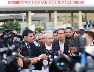 Main opposition leader visits Syria border gate, says Turkey imports terrorism