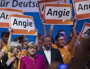 Merkel concludes campaign trying to fend off Eurosceptic threat