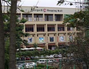 Kenya forces battle to end deadly mall siege, death toll climbs to 68