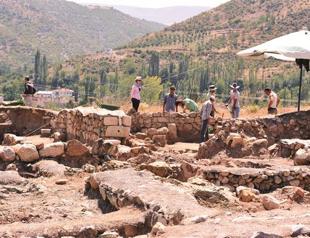 Excavations become villagers’ source of income in Komana