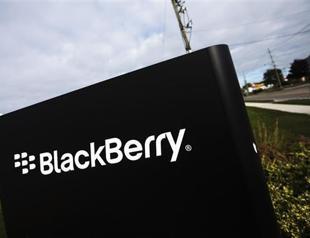 BlackBerry loses $965 million in 2nd quarter