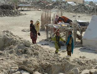 Pakistan quake toll reaches 515 as insurgents hamper aid efforts