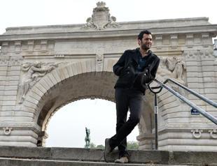 Actor helps to raise aid for children