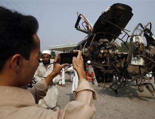Pakistan bus bomb kills at least 18: officials