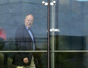 Germanys Social Democrats agree to talks with Merkel