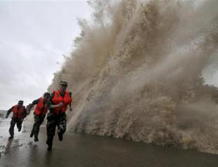 China issues highest alert for Typhoon Fitow