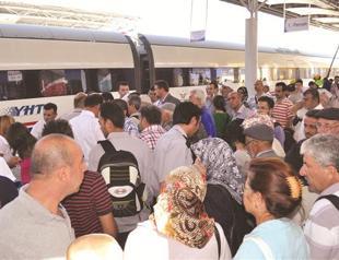 One million domestic tourists wait for 9-day holiday