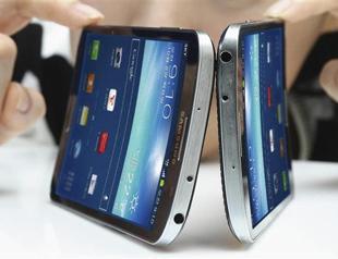 Samsungs first curved smartphone hits South Korea market