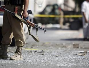 Suicide bomber kills 12 soldiers in south Yemen: Security