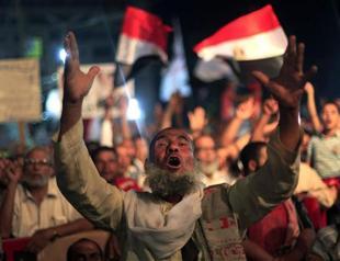 Fresh diplomatic push to defuse Egypt crisis