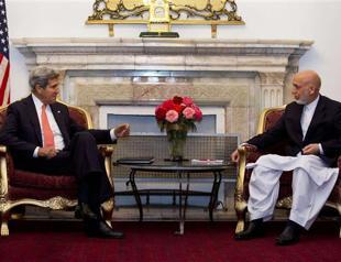 Kerry, Karzai narrowing differences over security deal