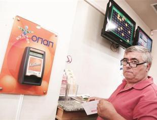 Greek government completes 1st major privatization