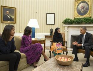 Inspiring Pakistani teenage activist Malala Yousafzai meets Obamas at White House