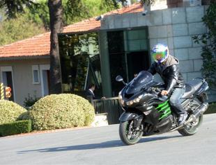 World champion biker rides his motorcycle to meet Turkish President