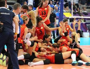 Vakıfbank women achieve historic success, winning intercontinental volleyball trophy