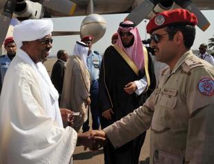 Sudans Bashir arrives in South Sudan for talks