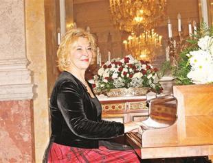 Piano virtuoso Onay performs at Turkish embassy in Vienna