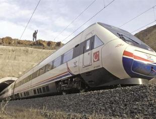 Turkey’s railways to become double-lane: Minister