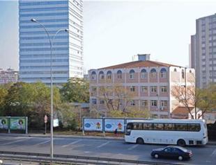 Public institutions’ rift halts demolition of unhealthy school building in Istanbul