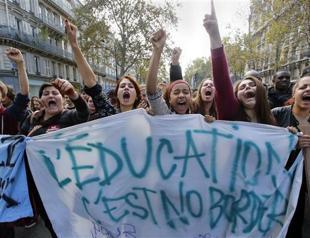 Thousands of French students protest against deportation of Roma high school student