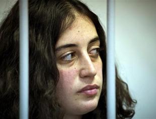 Russia switches Greenpeace piracy charge to hooliganism