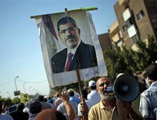 Egypt Islamists call for protests against Morsi trial